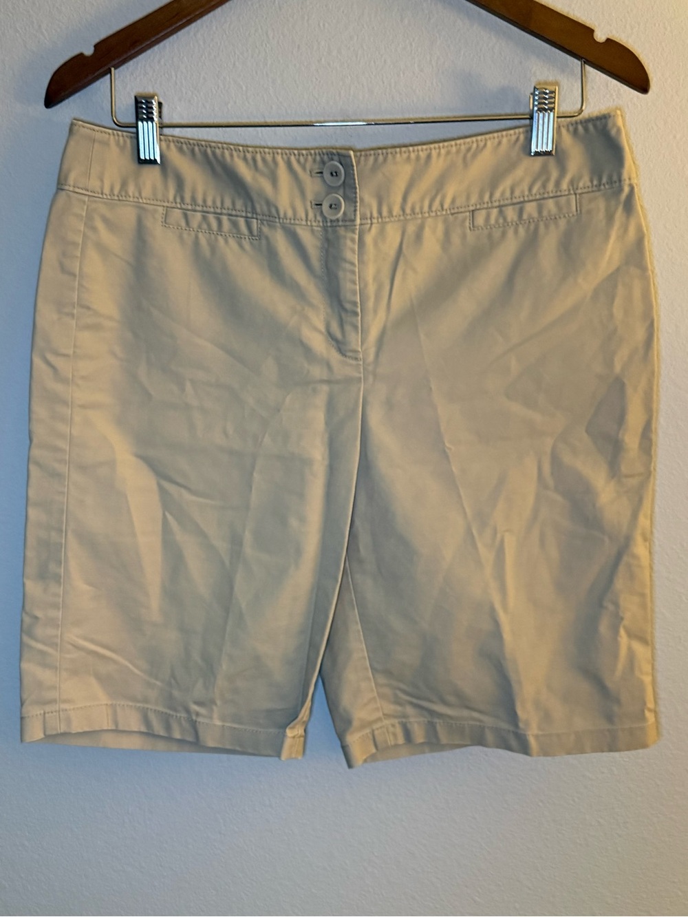 Ann Taylor Beige Mid-Length Bermuda Shorts